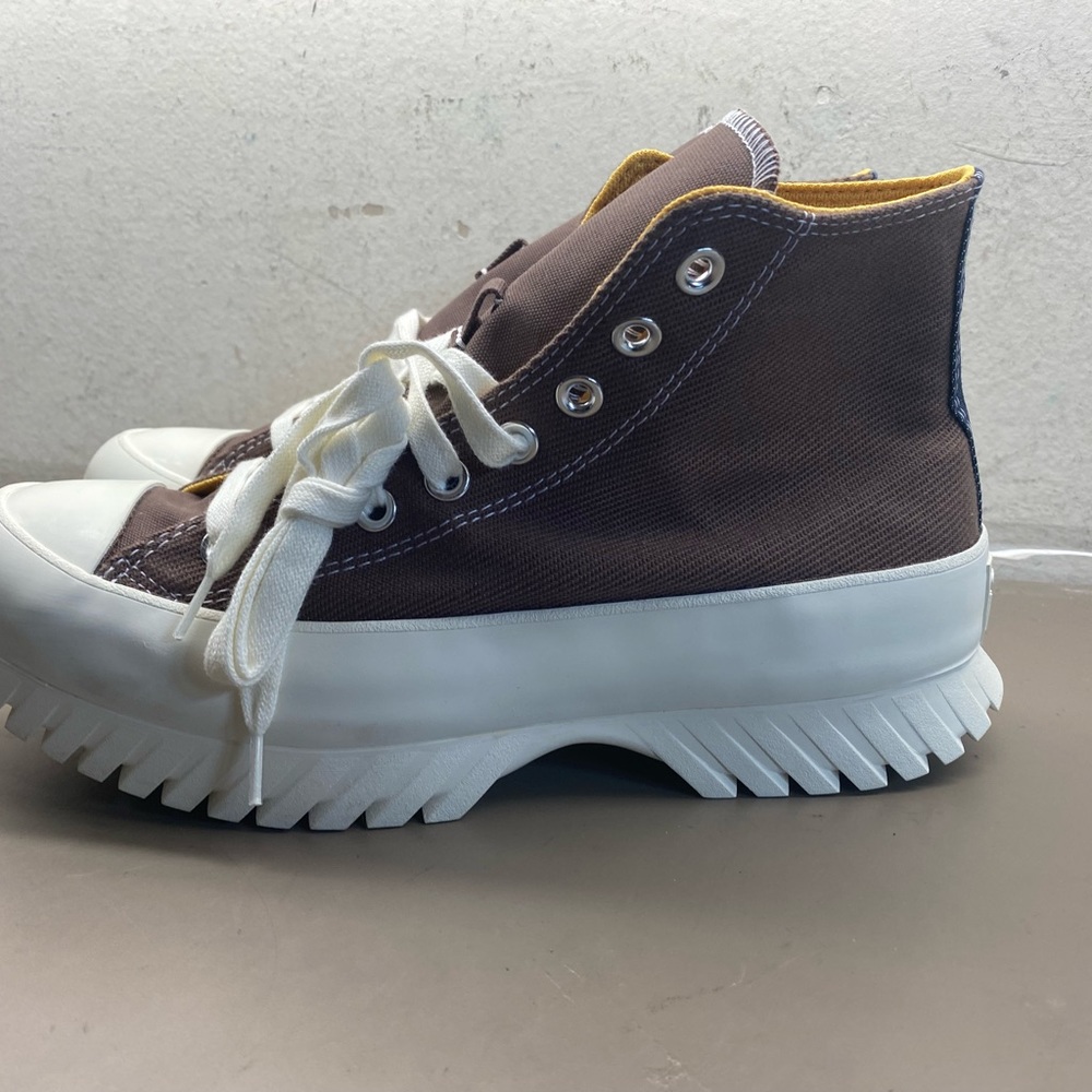 New with Box Unisex Converse Chuck Taylor All Star Lugged 2.0 High Top Platform - Picture 2 of 10